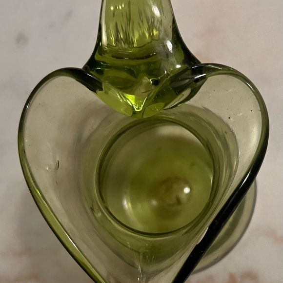 Vintage Green Glass Hand Blown Pitcher Heart Shape Opening Bubble Glass - Picture 5 of 9